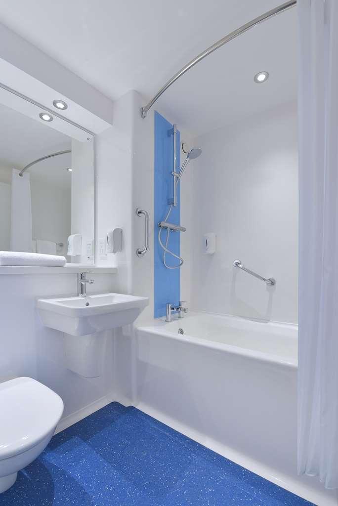 Travelodge Manchester Central Salford  Rom bilde