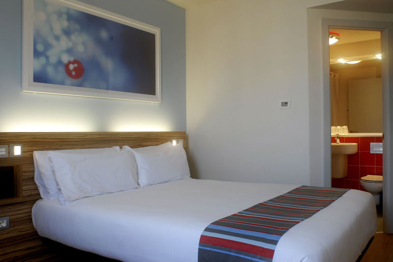 Travelodge Manchester Central Salford  Eksteriør bilde