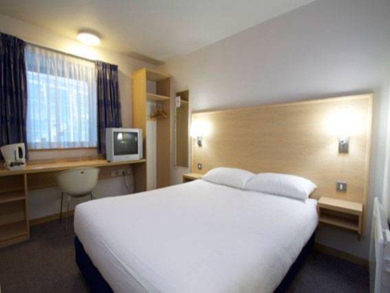 Travelodge Manchester Central Salford  Eksteriør bilde