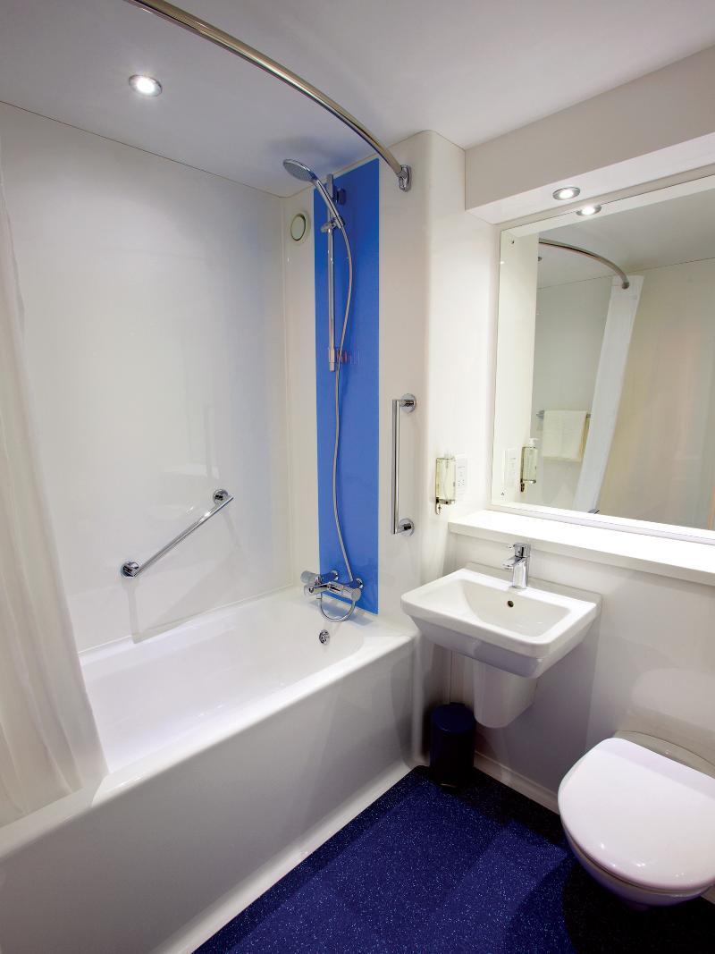 Travelodge Manchester Central Salford  Eksteriør bilde