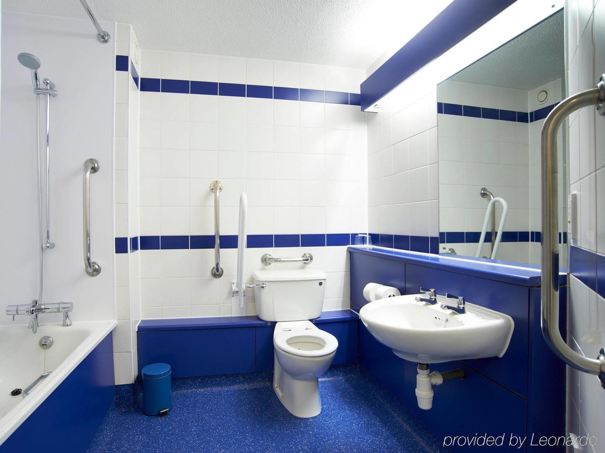 Travelodge Manchester Central Salford  Eksteriør bilde